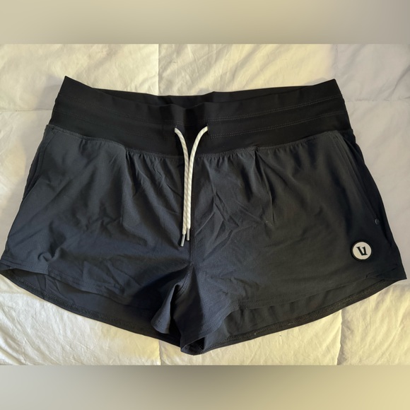 Like new Vuori shorts - Picture 2 of 2